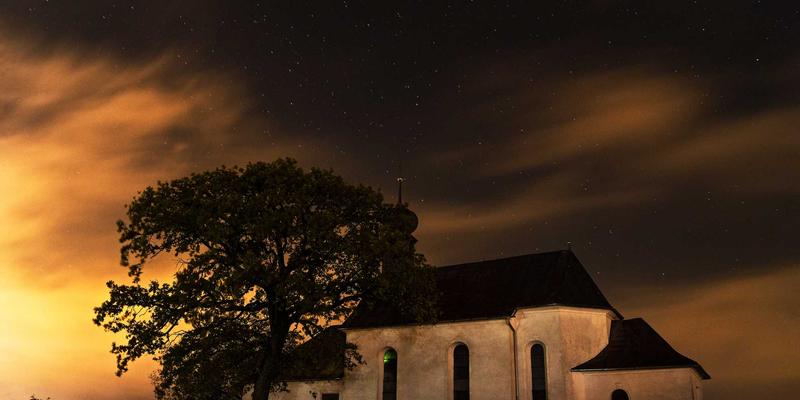 告别色差与凹陷：汽车钣金喷漆数字化配色与无痕修复工艺全解析 | 汽车维修技术前沿