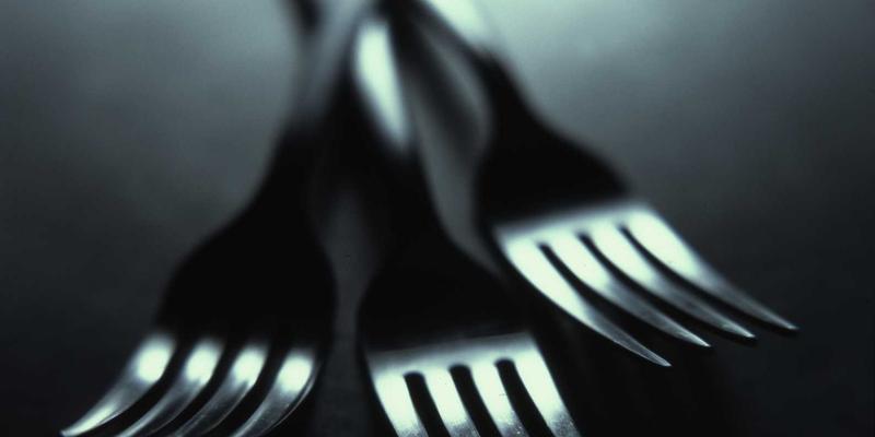 汽车后市场新生态:配件、社区与维修服务的融合革命