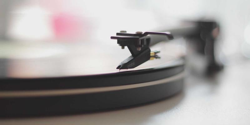 赛博朋克时代的汽车延保：从汽车论坛热议看配件升级与保障决策